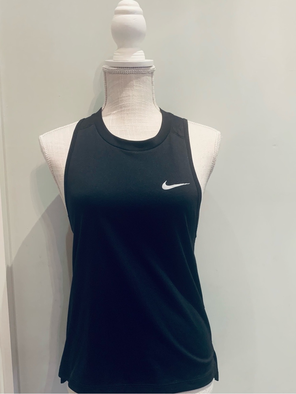 🔥SALE🔥NIKE🩷DRI-FIT MILLER WICK AWAY RUNNING TOP. EXCELLENT CONDITION! - Picture 2 of 9